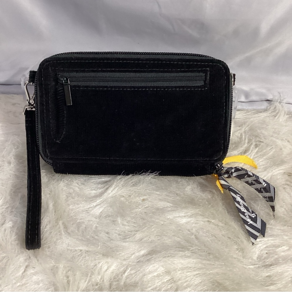 SOLD……..Vera Bradley Harry Potter RFID Black Hogwarts Zippered Travel Wristl - Picture 4 of 12